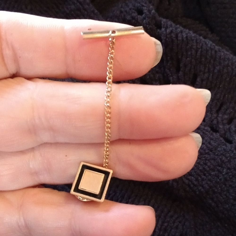 Black and gold square tie tack